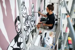 Malarstwo ścienne: odkryj techniki i inspiracje do własnych projektów