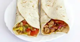 Ile kalorii ma tortilla z kurczakiem? Sprawdź, co może cię zaskoczyć!