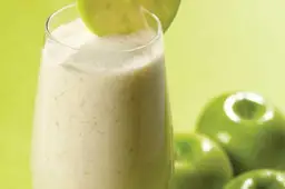 Batido de manzana y avena: receta saludable que mejora tu bienestar