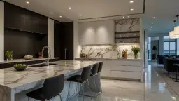 Biała kuchnia z marmurowym blatem: Styl i luksus w jednym