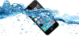 Zalany iPhone? Oto co zrobić, aby go uratować i uniknąć strat