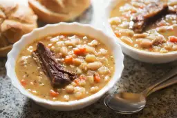 Jak zrobić, żeby groch się szybciej ugotował? Sprawdzone metody!