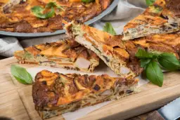 Przepis na smakowitą frittatę: połączenie kurczaka i świeżych warzyw czeka na odkrycie!