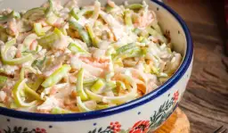 Jakie surówki pasują do pieczonego indyka? Oto najlepsze propozycje