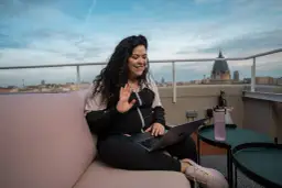 Dzień dobry po francusku: jak używać bonjour w codziennej rozmowie