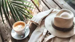 Marynarka jasna - idealna na letnie dni i bardziej casualowe okazje.