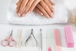 Jak samemu zdjąć manicure hybrydowy? Bezpieczne metody i porady na pewno zadziałają!