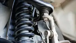 Cómo identificar amortiguadores en mal estado y evitar problemas graves
