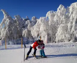 Gdzie na narty z dzieckiem w Dolnośląskiem? Najlepsze stoki dla rodzin