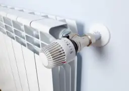 Kiedy włączyć ogrzewanie w domu? Poznaj kluczowe czynniki