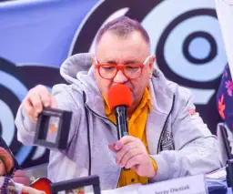 Jak kupić serduszko WOŚP - uniknij błędów podczas aukcji