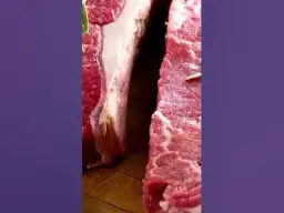 Sekret idealnie smażonej wołowiny: Kiedy i jak ją solić?