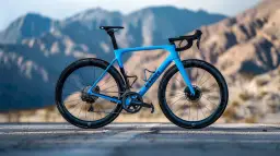 Van Rysel: Dlaczego kolarze pokochali tę markę rowerową? Test