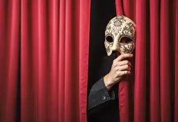 Scena Pełna Hazardu: Co Łączy Kasyno i Teatr?