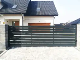 Ile kosztuje montaż bramy przesuwnej? Poznaj ukryte koszty!