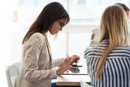 Czy na zleceniu jest okres wypowiedzenia? Poznaj swoje prawa i obowiązki