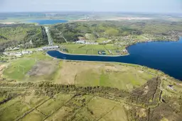 Jak działa elektrownia wodna Żarnowiec? Poznaj jej tajemnice i funkcje