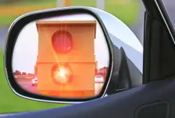 Jak rozpoznać czy fotoradar zrobił zdjęcie bez lampy błyskowej?