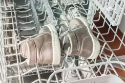 Czy można prać buty w zmywarce? Oto co musisz wiedzieć, aby nie zniszczyć obuwia