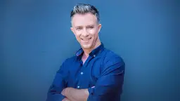 Artur z Pierwszej miłości – ile lat ma ta kultowa postać?