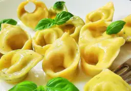 Domowy przepis na ciasto do tortellini. Włoska pasta prosto z kuchni