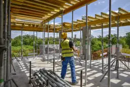 Kiedy zdjąć szalunek: klucz do bezpiecznej konstrukcji betonowej