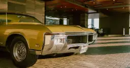 Na Ekranach i Drogach: Jak Filmy Wpływają na Trendy w Motoryzacji?