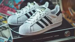 Buty Adidas Vintage: ikona stylu czy przereklamowany trend mody?
