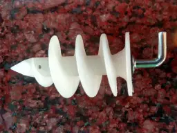 Jak wkręcić kołki do styropianu bez błędów i frustracji