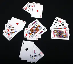 Jak się gra w pana - zasady karcianej gry towarzyskiej dla każdego