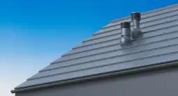 Dlaczego kominy wentylacyjne na dach są kluczowe dla Twojego zdrowia?