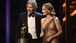 Harrison ford wzruszony podczas odbierania honoru za całokształt pracy na Critics Choice Awards