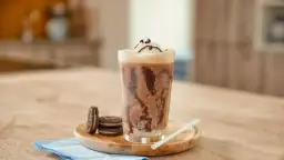 Jak zrobić kawę mrożoną z ekspresu - prosty przepis na orzeźwienie