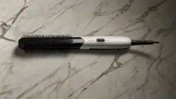 Jonizacja włosów: Jakie urządzenia zapewnią najlepsze efekty stylizacji?