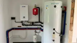 Jaki bufor do pompy ciepła z grzejnikami - uniknij kosztownych błędów