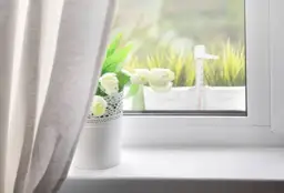 Jak dobrać parapet wewnętrzny do okna, by uniknąć błędów i kosztów