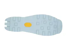 La suela Vibram, con su icónico logo amarillo, garantiza tracción y durabilidad en cualquier aventura.