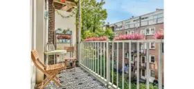 Jak urządzić mały wąski balkon w bloku - praktyczne inspiracje i porady