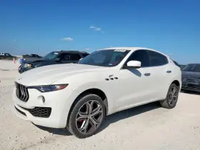 Biały Maserati Levante GT na placu. Sprawdź aktualną maserati levante cena i dostępność.