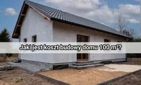Nowy dom w budowie, szary tynk, ciemny dach. Jaki jest koszt budowy domu 100 m² w 2025 roku?