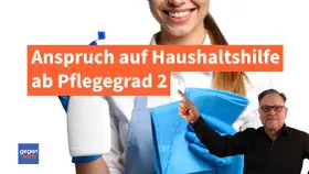 Anspruch auf Haushaltshilfe ab Pflegegrad 2. Eine Person mit Putzmitteln und Lappen, im Hintergrund ein Mann.