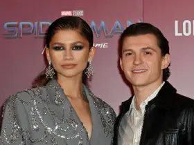 Zendaya i Tom Holland na premierze Spider-Mana. Zendaya wzrost jest imponujący, a jej stylizacja z pajęczymi kolczykami zachwyca.