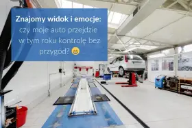 Warsztat samochodowy z podniesionym autem na podnośniku. Zastanawiasz się, ile trwa przegląd samochodu? Spokojnie, wszystko będzie dobrze!