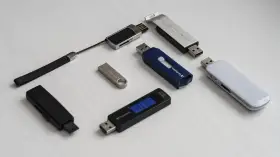 Koniec z problemem brak pamięci w telefonie! Kolekcja pendrive'ów czeka, by przenieść Twoje dane.