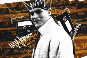 Krakowski raper w koronie z napisem Tommy, obok kaseta VHS i płyta winylowa.