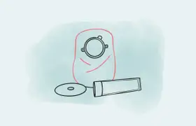 Stoma-Beutel, Hautschutzring und Paste – Hilfsmittel für ein unbeschwertes Leben mit Stoma.