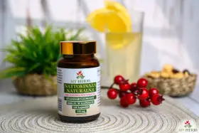 Butelka nattokinazy naturalnej My Herbs, 120 kapsułek. Idealna nattokinaza jaka najlepsza dla zdrowia, obok cytrynowy napój i jagody.