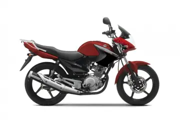 Czerwony motocykl Yamaha YBR 125, idealny do miasta. Sprawdź yamaha ybr 125 dane techniczne.