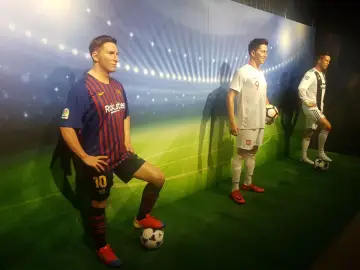 Woskowe figury piłkarzy w Muzeum Figur Woskowych Łeba. Sprawdź cennik i zobacz Messiego, Lewandowskiego i Ronaldo!