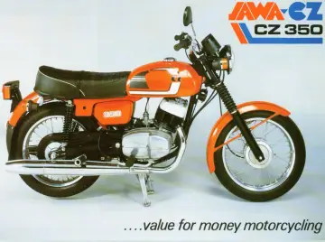 Pomarańczowy motocykl Jawa-CZ 350, klasyk z lat 70. Poznaj cz 350 dane techniczne i poczuj wolność na drodze.